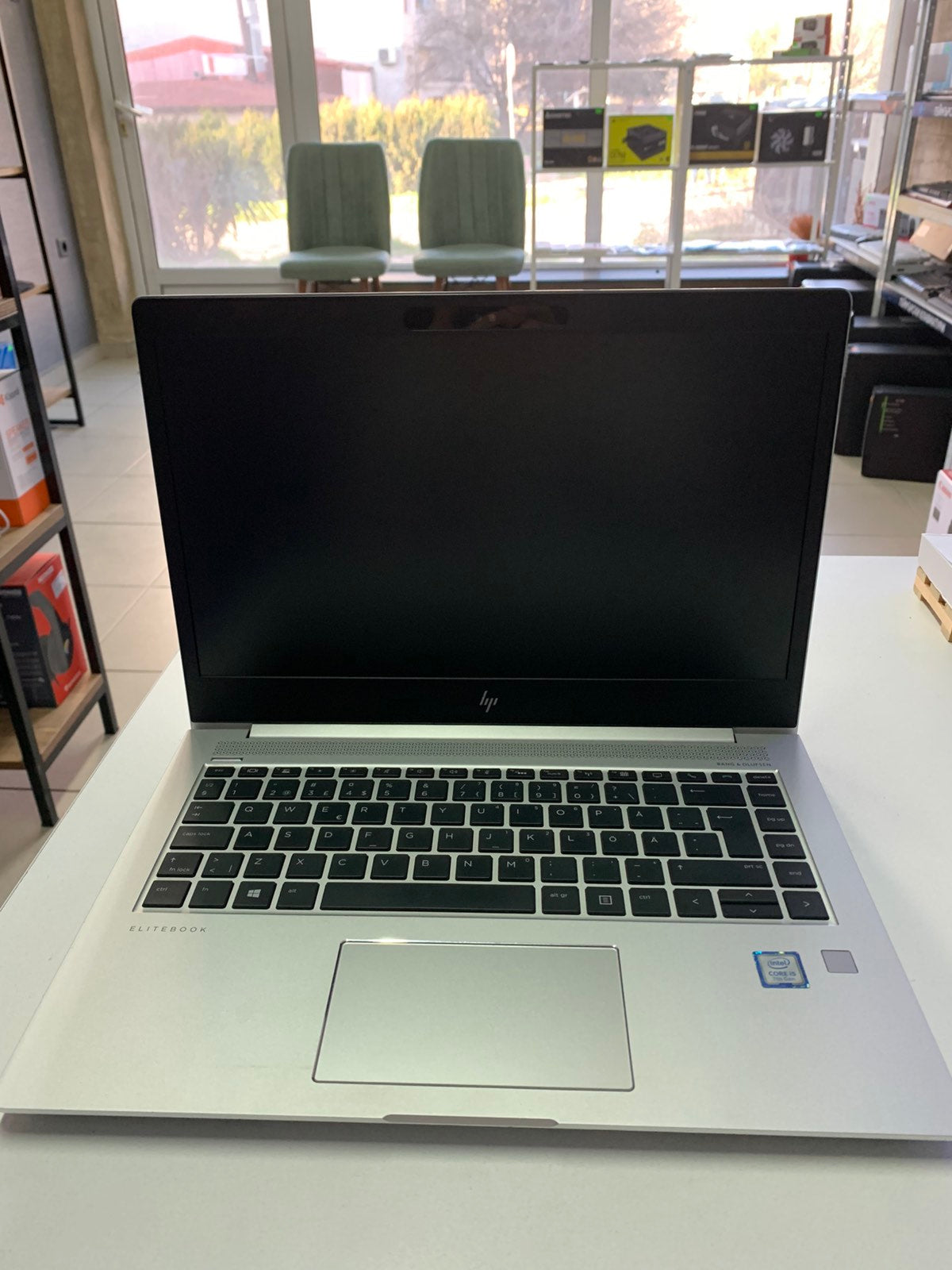 Реновиран лаптоп HP EliteBook 1040 G4