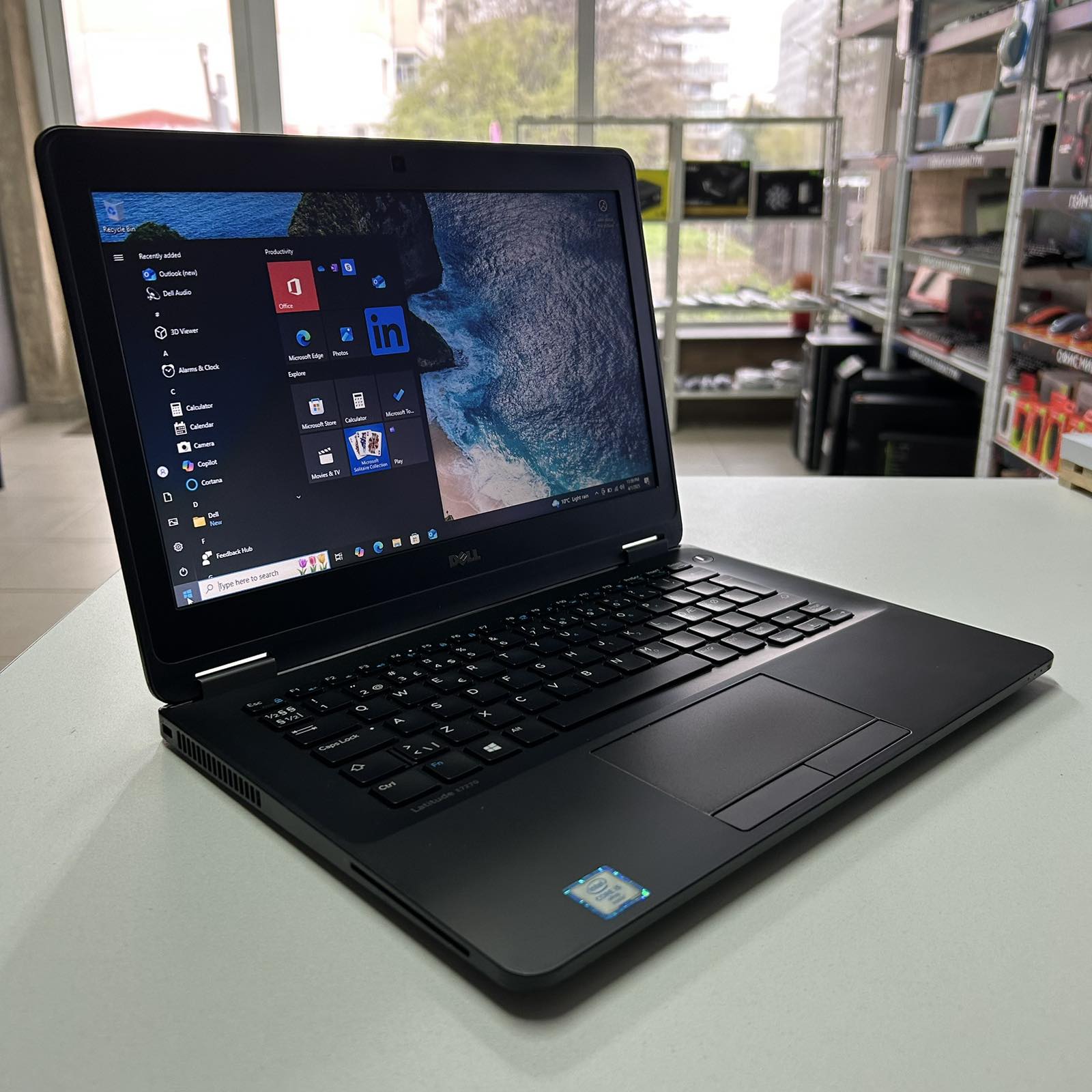 Реновиран лаптоп Dell Latitude E7270