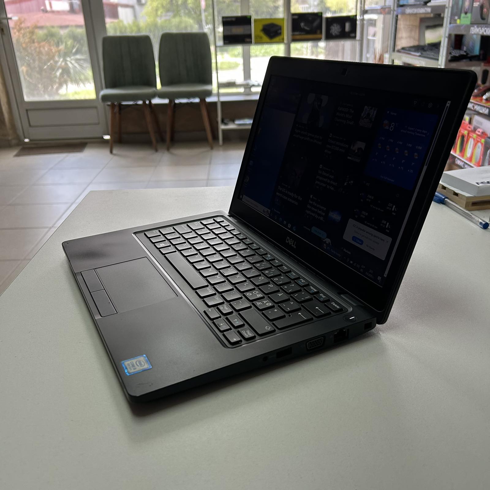 Реновиран лаптоп Dell Latitude 5290