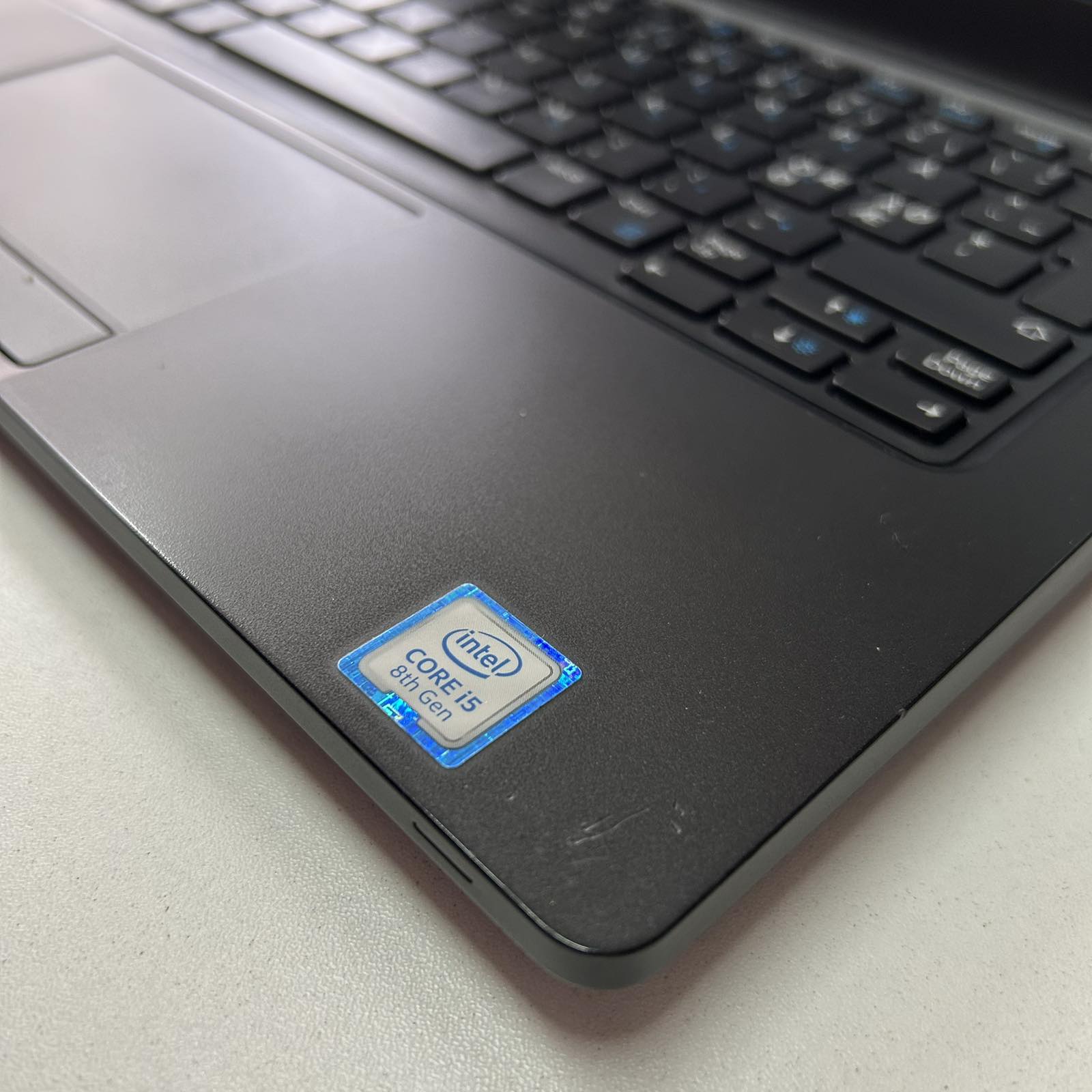 Реновиран лаптоп Dell Latitude 5290